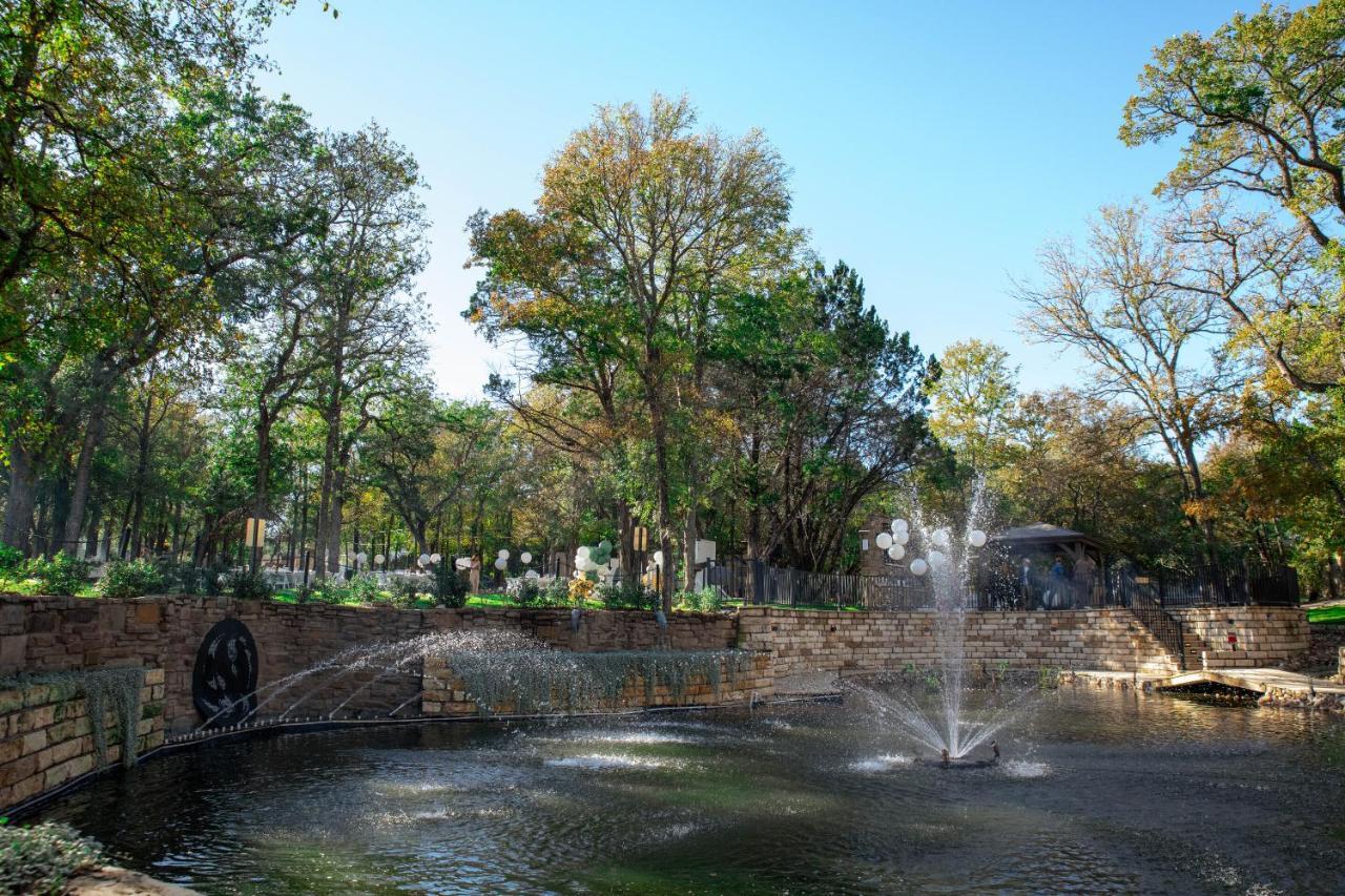 7744 Ranch Glamping Resort Austin Dış mekan fotoğraf
