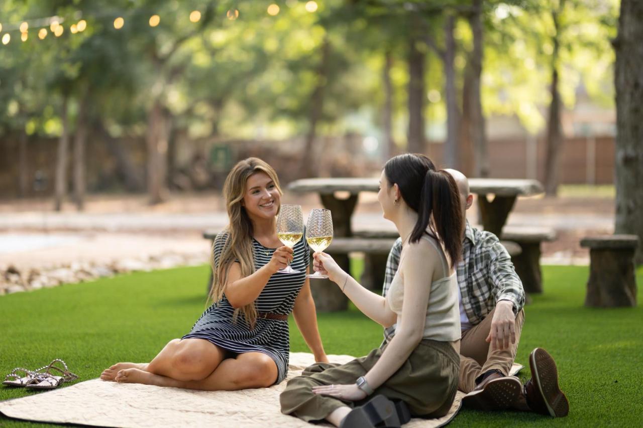 7744 Ranch Glamping Resort Austin Dış mekan fotoğraf