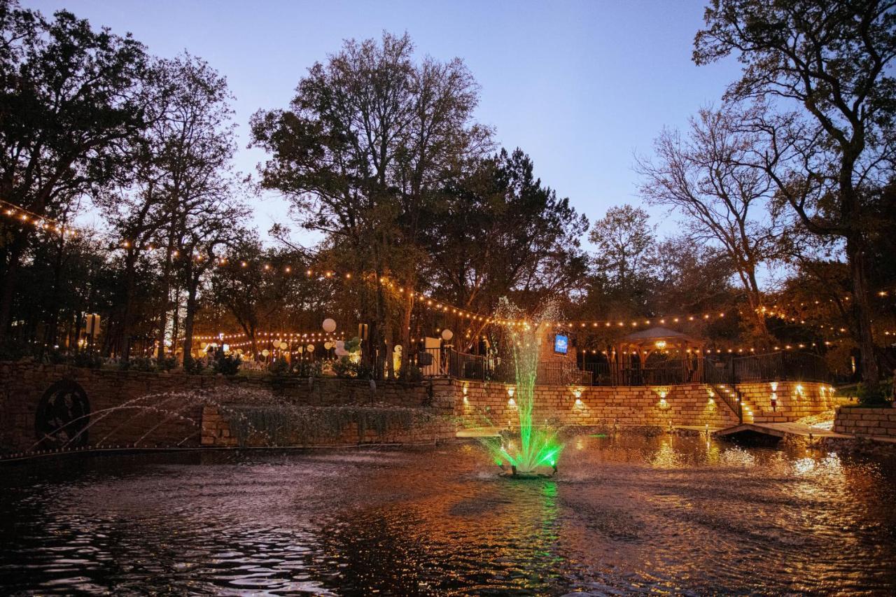7744 Ranch Glamping Resort Austin Dış mekan fotoğraf