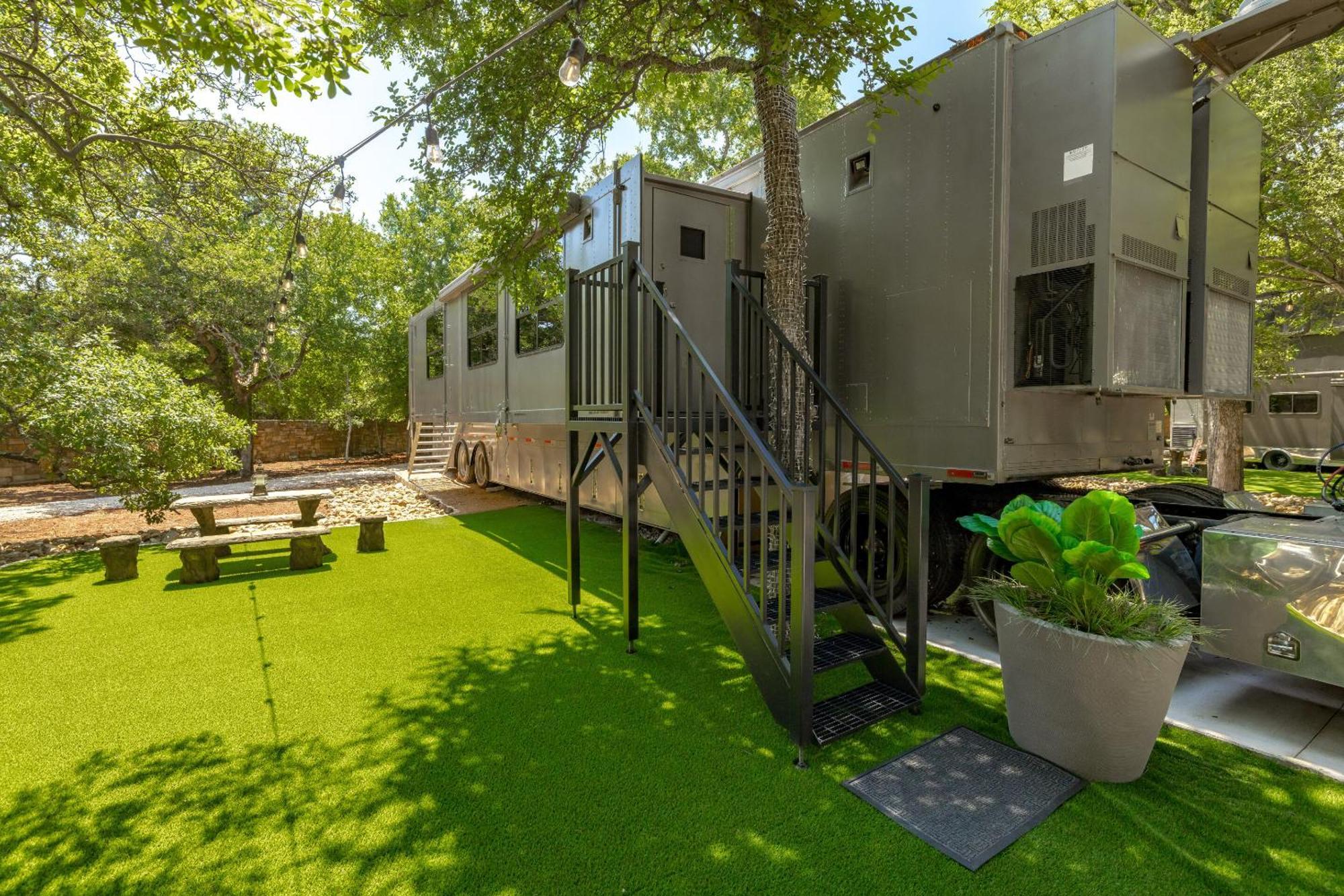 7744 Ranch Glamping Resort Austin Oda fotoğraf
